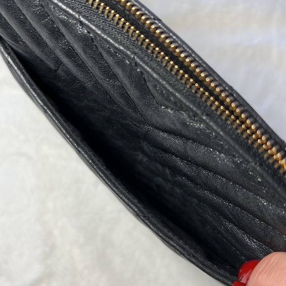 CHANEL CLUTCH - Picture 13 of 16